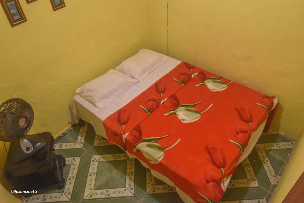 Quinca'S Hostel เลนโซยส์ ภายนอก รูปภาพ