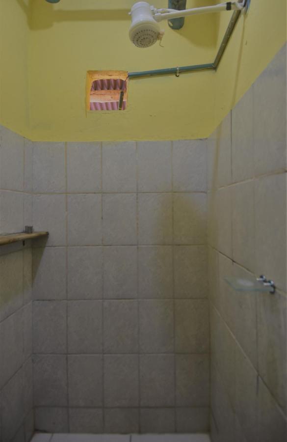 Quinca'S Hostel เลนโซยส์ ภายนอก รูปภาพ